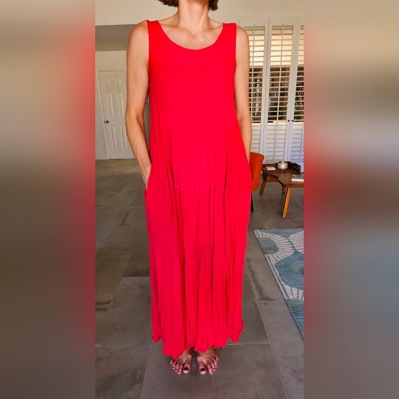 Dress - Picture 1 of 4